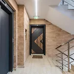 2br Close To The Center And Grand Mall Warna