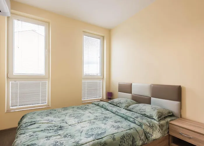 Maxy - 2bedroom & Parking Apartament *