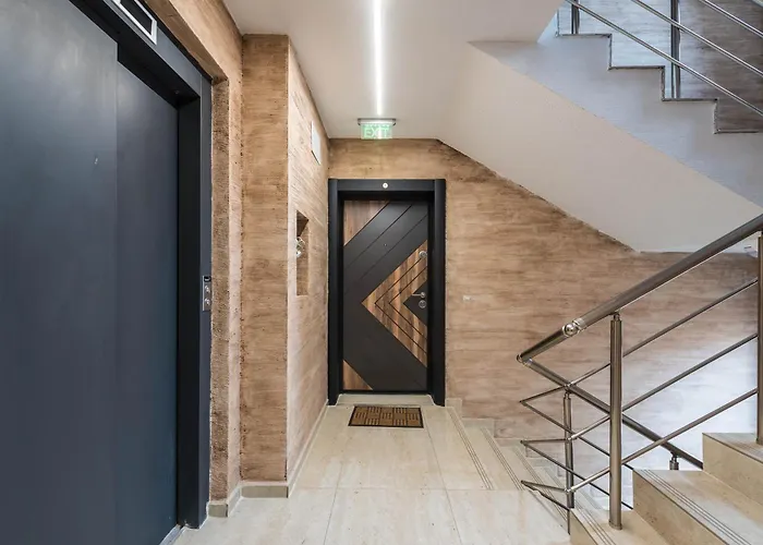 Maxy - 2bedroom & Parking Warna