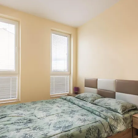Maxy - 2br & Parking Apartman *