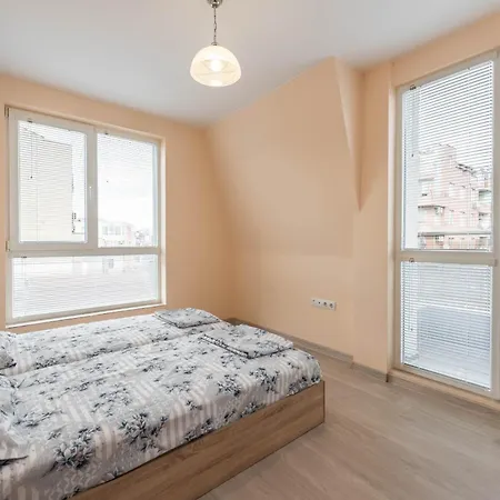 Maxy - 2br & Parking *