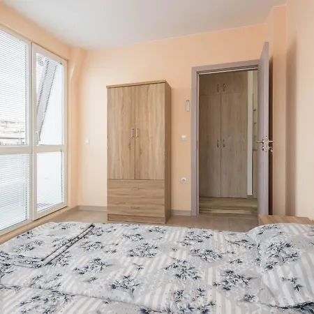 Maxy - 2br & Parking * Várna